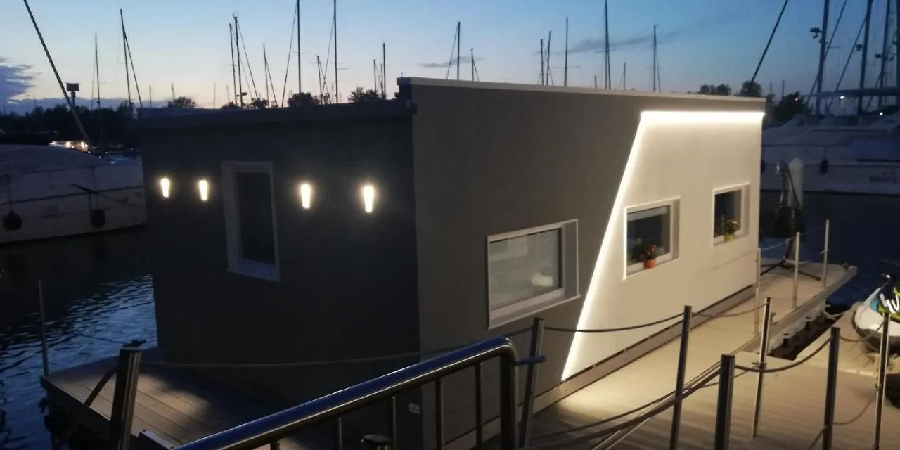 Botel Marina Degli Estensi Floating Resort Llido Degli Estensi