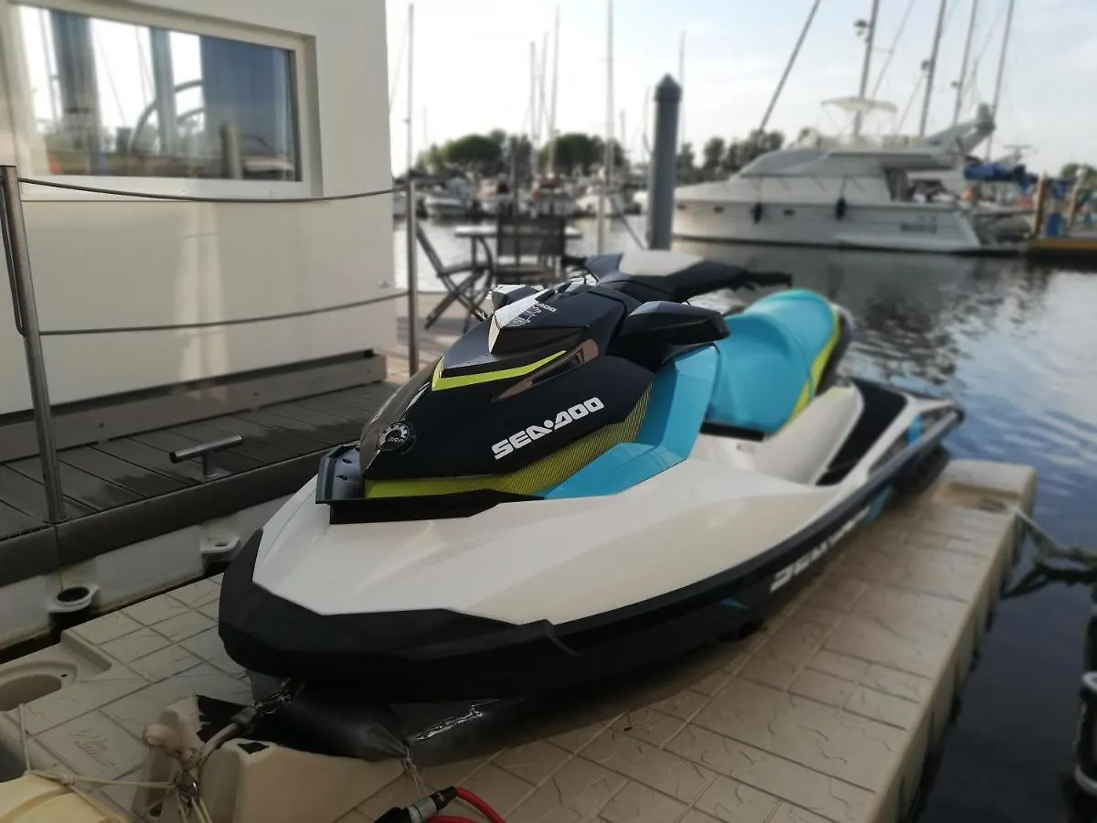 Marina Degli Estensi Floating Resort Llido Degli Estensi
